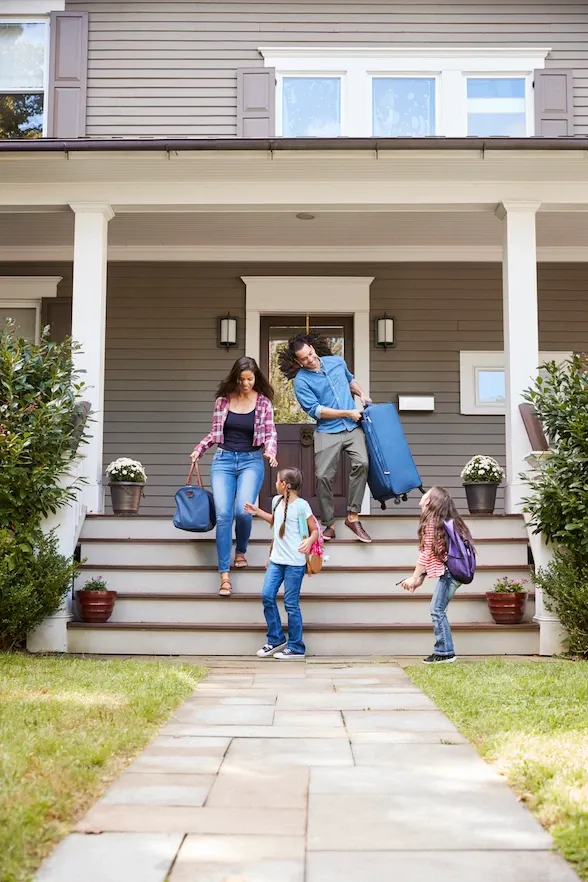 family leaving for vacation